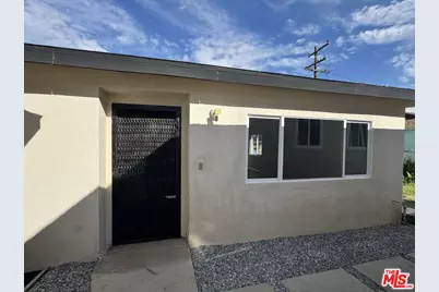 1215 W 104th St, Los Angeles, CA 90044 - Photo 31