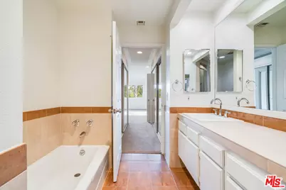 1508 Veteran Ave #301, Los Angeles, CA 90024 - Photo 15