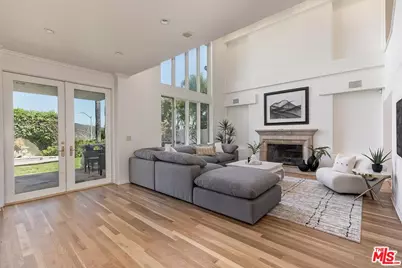 12683 Promontory Rd, Los Angeles, CA 90049 - Photo 9