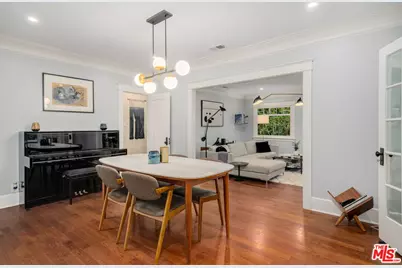 7030 De Longpre Ave, Los Angeles, CA 90028 - Photo 13