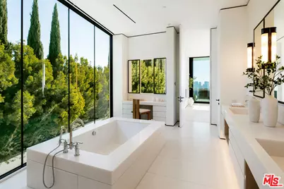 1210 Laurel Way, Beverly Hills, CA 90210 - Photo 13