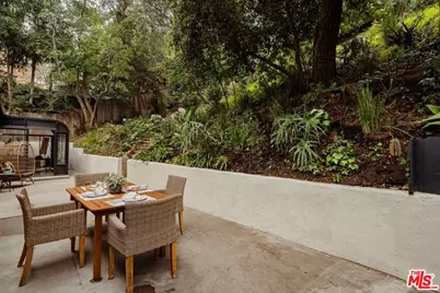 3042 N Beachwood Dr, Los Angeles, CA 90068 - Photo 41