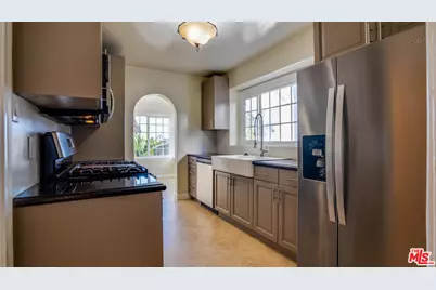 1306 S Longwood Ave, Los Angeles, CA 90019 - Photo 7