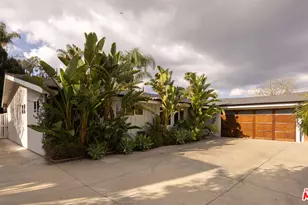 20523 Miranda Pl, Woodland Hills, CA 91367 - Photo 31