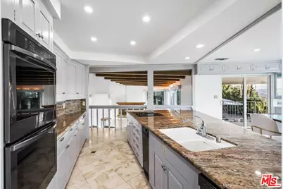 2357 Knob Hill Dr, Riverside, CA 92506 - Photo 7
