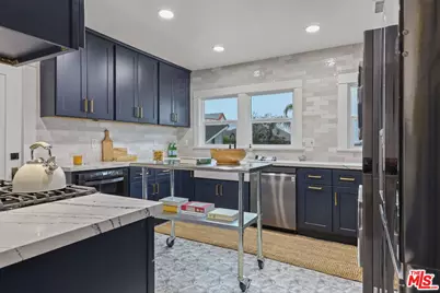 1446 Calumet Ave, Los Angeles, CA 90026 - Photo 13