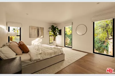 8620 Skyline Dr, Los Angeles, CA 90046 - Photo 25