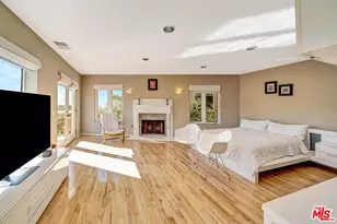 3681 Alta Mesa Dr, Studio City, CA 91604 - Photo 17