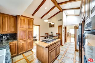 3681 Alta Mesa Dr, Studio City, CA 91604 - Photo 13