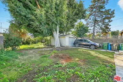 916 E 68th St, Inglewood, CA 90302 - Photo 17