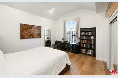 131 Roma Ct, Marina del Rey, CA 90292 - Photo 29