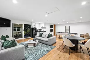 18762 Wells Dr, Tarzana, CA 91356 - Photo 57