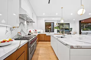 18762 Wells Dr, Tarzana, CA 91356 - Photo 27