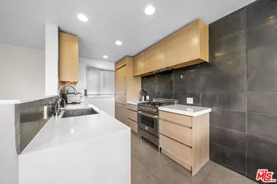 1145 Larrabee St #19, West Hollywood, CA 90069 - Photo 11