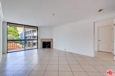 7320 Hawthorn Ave #207, Los Angeles, CA 90046 - Photo 3