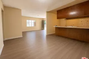 327 E 101st St, Los Angeles, CA 90003 - Photo 5