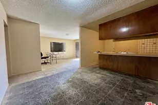 327 E 101st St, Los Angeles, CA 90003 - Photo 3