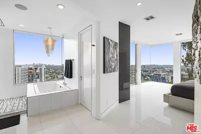 1377 Miller Pl, Los Angeles, CA 90069 - Photo 21