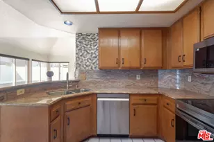 8821 Penridge Pl, Inglewood, CA 90305 - Photo 13