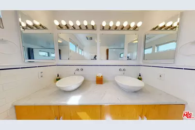 1410 Pacific Ave, Venice, CA 90291 - Photo 17
