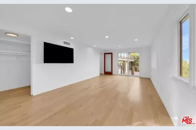 15263 Mulholland Dr, Los Angeles, CA 90077 - Photo 43