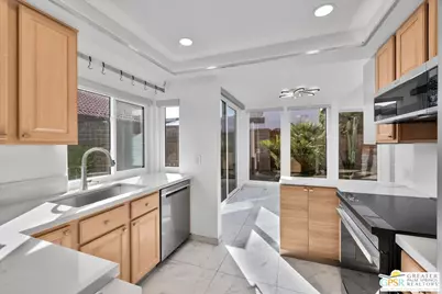 2490 Miramonte Cir #B, Palm Springs, CA 92264 - Photo 5