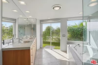 8411 Hollywood Blvd, Los Angeles, CA 90069 - Photo 27