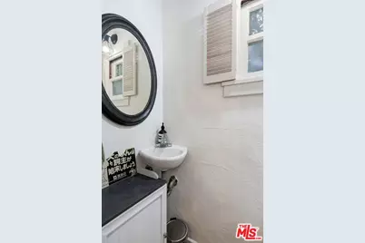 613 N Plymouth Blvd, Los Angeles, CA 90004 - Photo 9