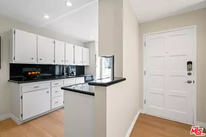 1336 Princeton St #2, Santa Monica, CA 90404 - Photo 13