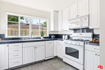 11901 W Sunset Blvd #219, Los Angeles, CA 90049 - Photo 17