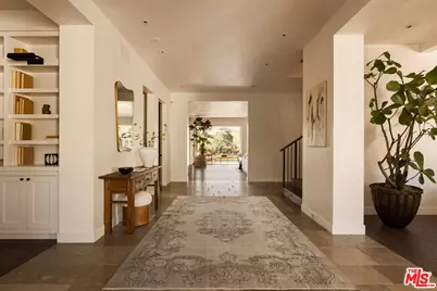 1319 Amalfi Dr, Pacific Palisades, CA 90272 - Photo 3