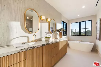 11500 Kingsland St, Los Angeles, CA 90066 - Photo 23