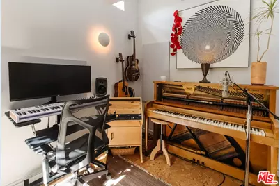 10514 Silverton Ave, Tujunga, CA 91042 - Photo 31