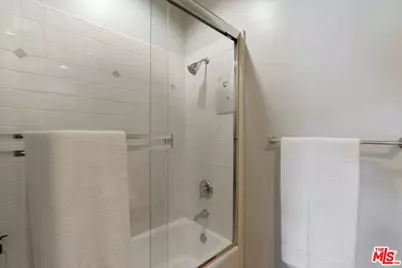 640 N Sweetzer Ave #10, Los Angeles, CA 90048 - Photo 25
