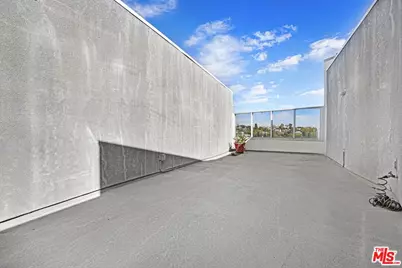 171 N Church Ln #Ph10, Los Angeles, CA 90049 - Photo 21