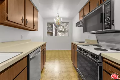 7218 Raintree Cir, Culver City, CA 90230 - Photo 5