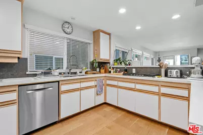 20 Quarterdeck St #1, Marina del Rey, CA 90292 - Photo 11