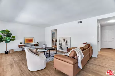 6525 Lubao Ave, Woodland Hills, CA 91367 - Photo 23