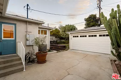 8040 Agnew Ave, Los Angeles, CA 90045 - Photo 21