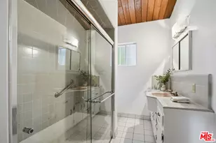 1748 Redesdale Ave, Los Angeles, CA 90026 - Photo 19