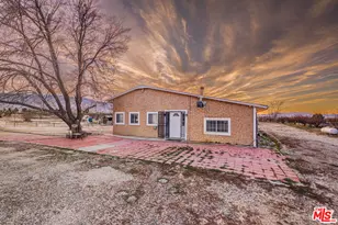 10424 Santa Fe Fire Rd, Lucerne Valley, CA 92356 - Photo 9