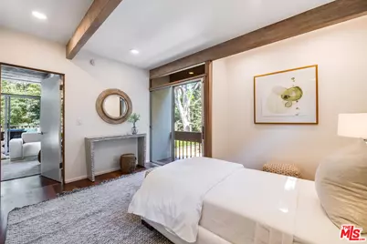 681 Brooktree Rd, Santa Monica, CA 90402 - Photo 25