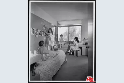 2764 Outpost Dr, Los Angeles, CA 90068 - Photo 45