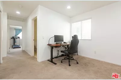 12870 Four Palms Ln, Sylmar, CA 91342 - Photo 9