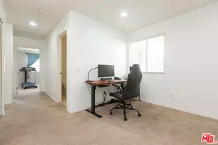 12870 Four Palms Ln, Sylmar, CA 91342 - Photo 9