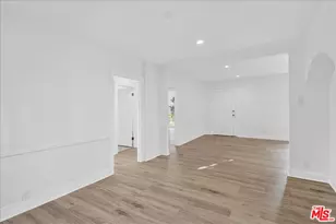 1185 S Tremaine Ave, Los Angeles, CA 90019 - Photo 11