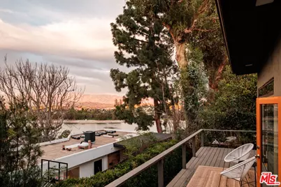 3061 Landa St, Los Angeles, CA 90039 - Photo 15