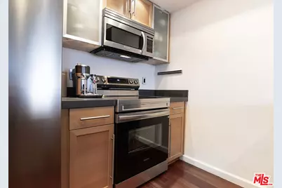 740 N Kings Rd #320, West Hollywood, CA 90069 - Photo 7