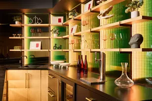 1700 Queens Ct, Los Angeles, CA 90069 - Photo 37