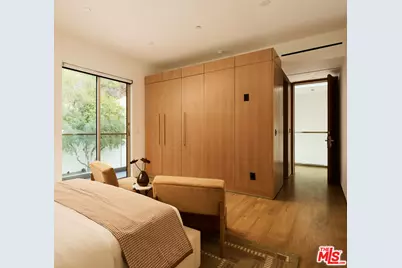 1700 Queens Ct, Los Angeles, CA 90069 - Photo 29